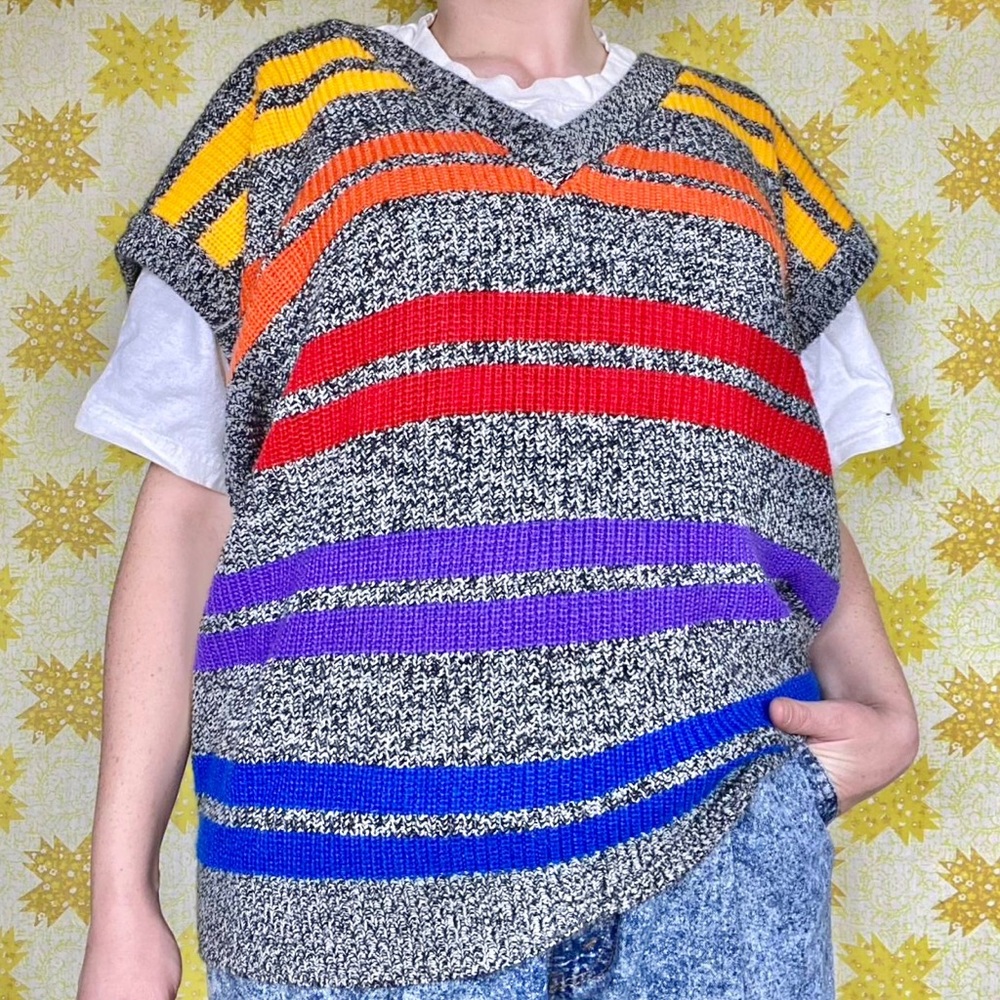 Vintage 90s grey striped rainbow Gitano sweater vest 🌀